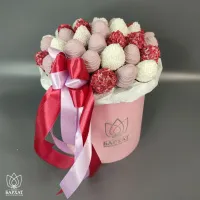 Букет Магнолия в розовом боксе Букет Магнолия в розовом боксе