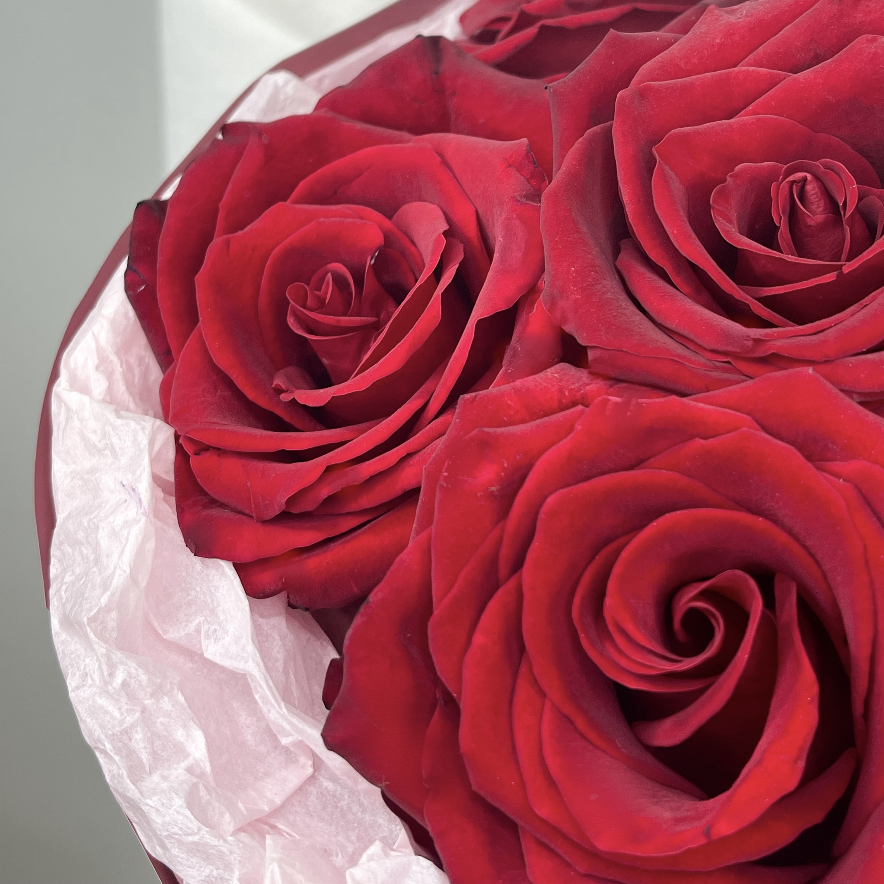 Букет Комбо-набор клубника и цветы "Любовь на максимум"