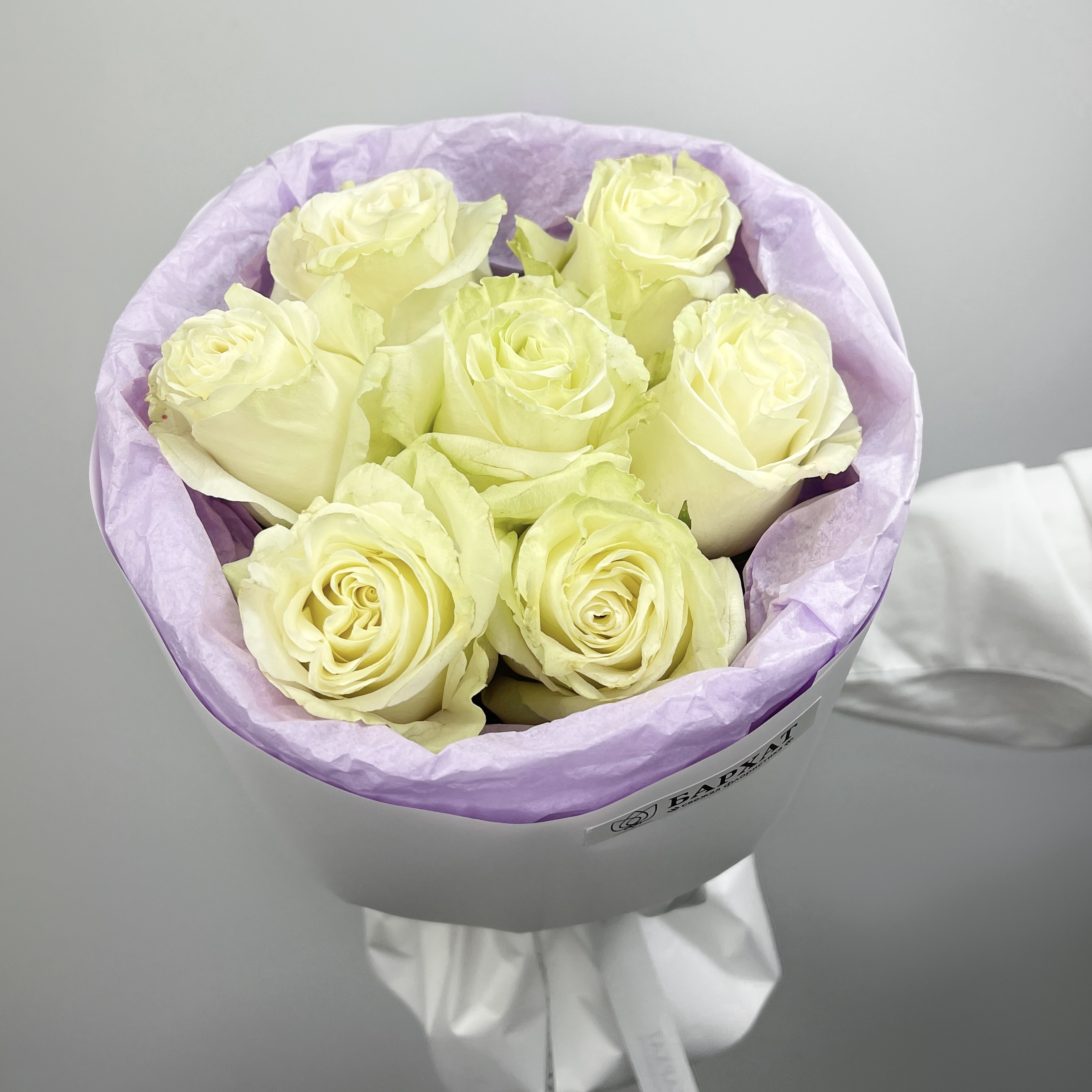 Букет Монобукет из 7 белых роз №2