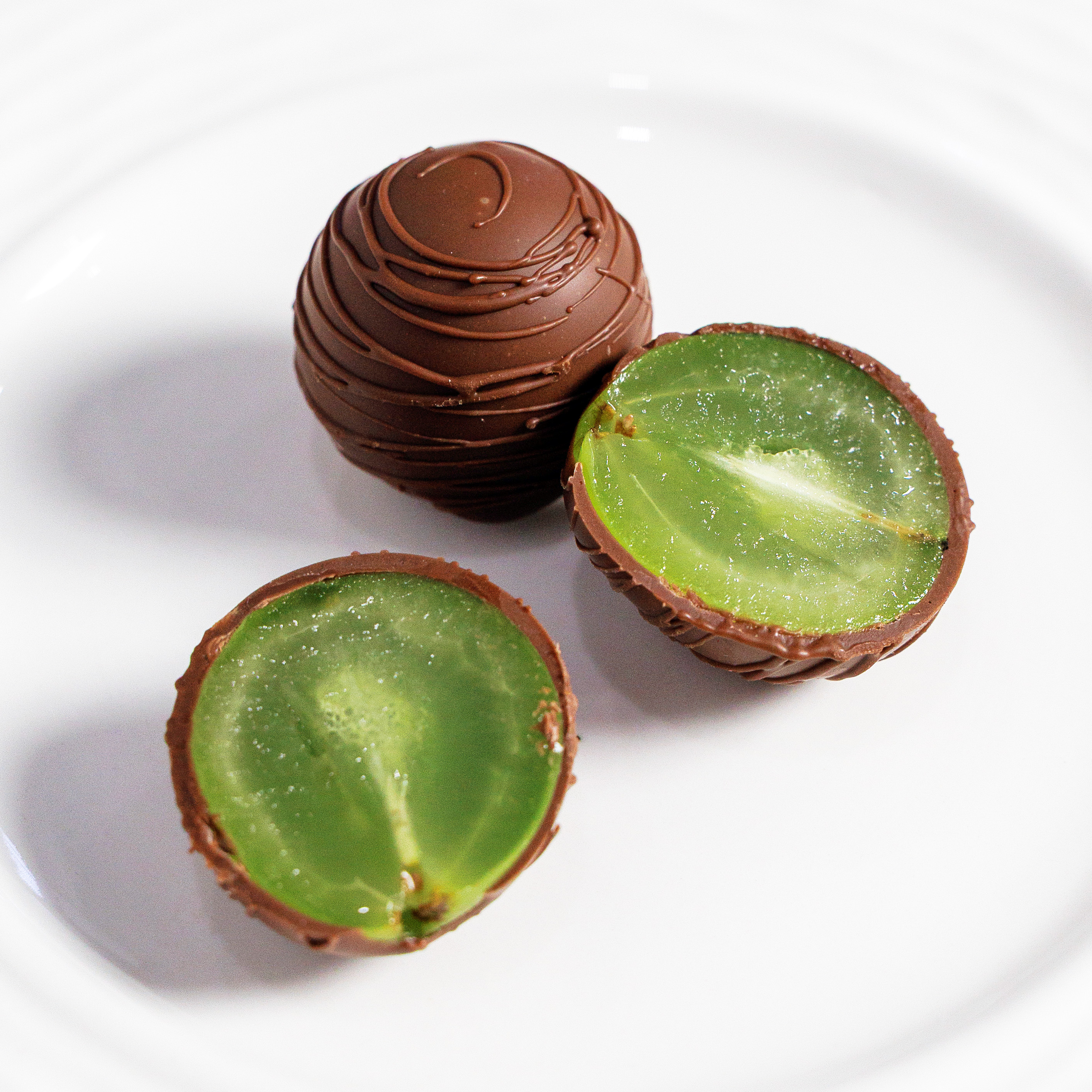 Фрукты в шоколаде